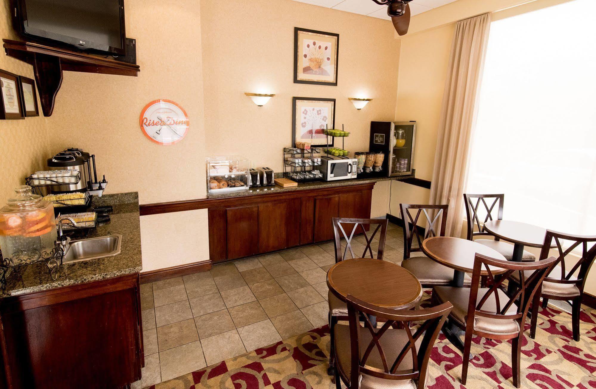 ฮาวเวิร์ด จอห์นสัน บาย วินด์แฮม พอร์ตสมัธ Hotel พอร์ตสมัท ภายนอก รูปภาพ